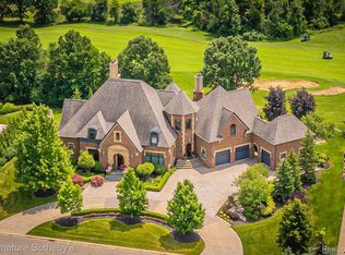 4649 The Heights Blvd, Rochester, MI 48306