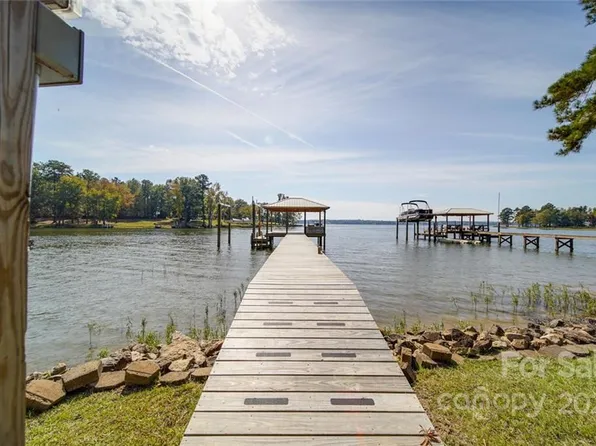 2364 Lakeside Dr, Liberty Hill, SC 29074