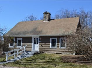 39 Kuehn Rd, Ashaway, RI 02804