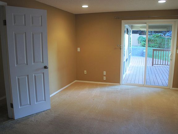 Master Bedroom with access to backyard