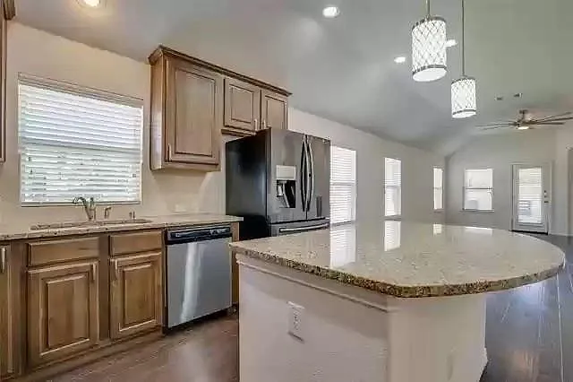 1412 Rose Bud Ct — Photo 7