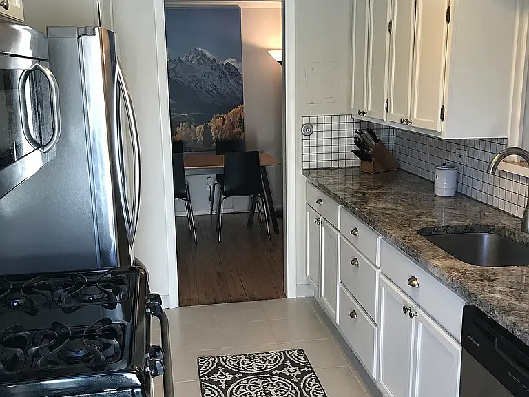 441 Poplar St — Photo 9
