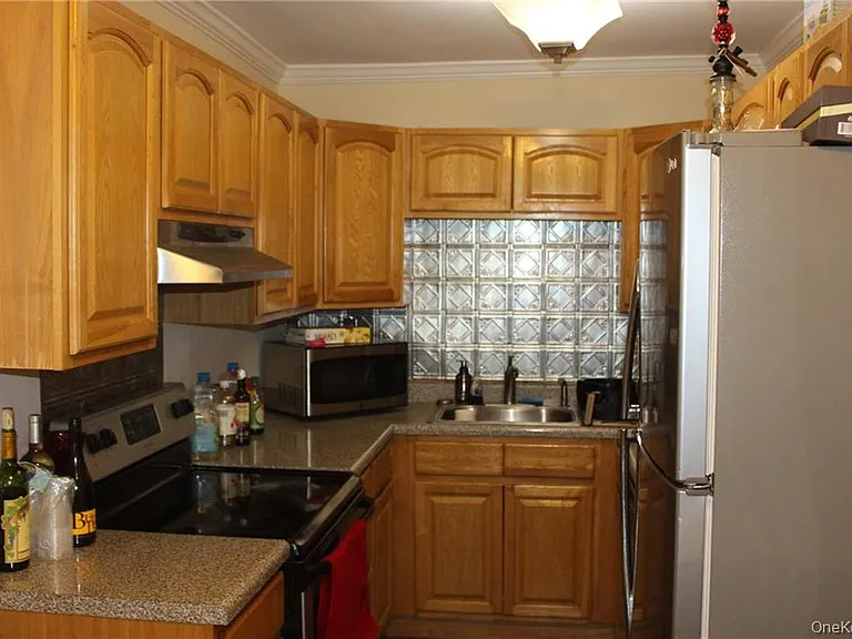 81 Stratton St #2 — Photo 4