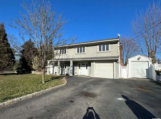 125 Vermont Ave, West Babylon, NY