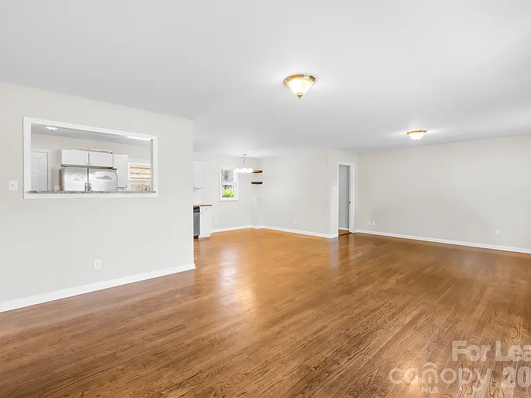 4033 Woodgreen Ter — Photo 4