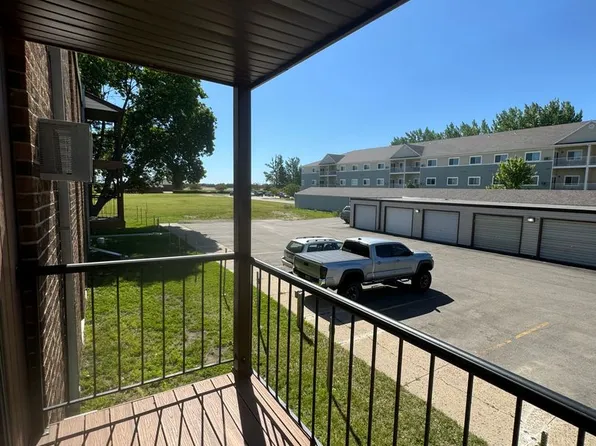 BK-Prairie Home Apartment, 1416 10th Ave NE #14, Jamestown, ND 58401