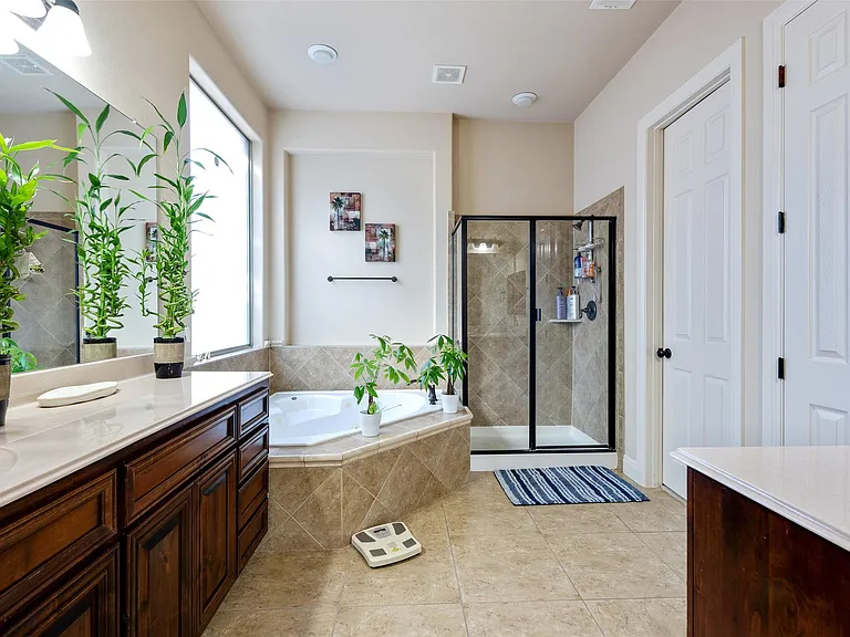 3808 Avery Woods Ln — Photo 10