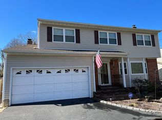 61 W Fort Salonga Rd, Northport, NY 11768