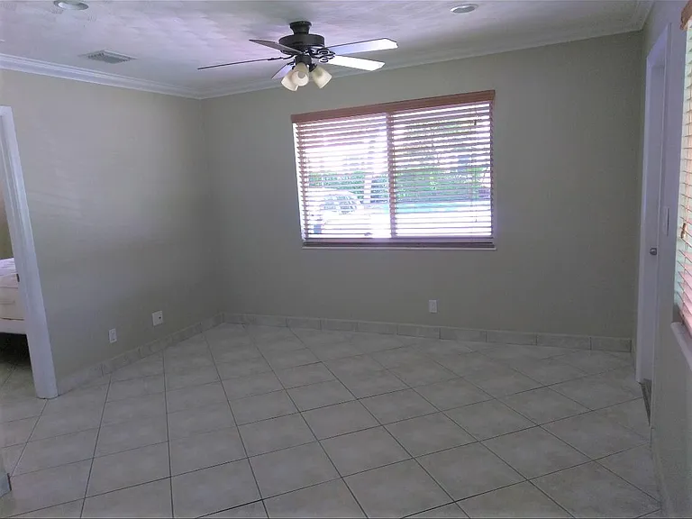 644 NE 16th Ave #1 — Photo 7