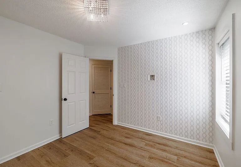 112 Lucy Ln — Photo 19