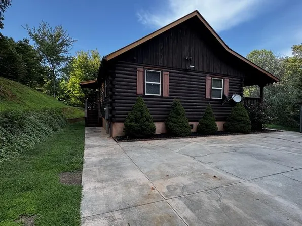 58 Turnip Trl, Whittier, NC 28789