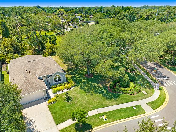 3rd image of 949 Macon Dr
