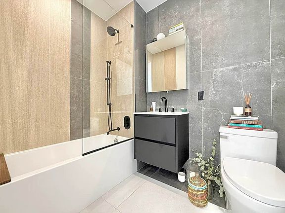 4th image of 151 Carlton Ave #3C