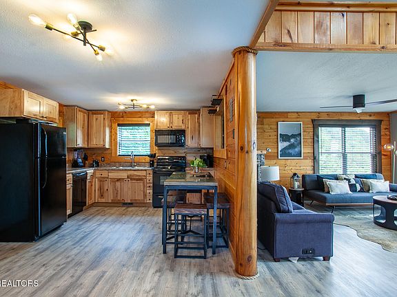 12th image of 920 Falcon View Way