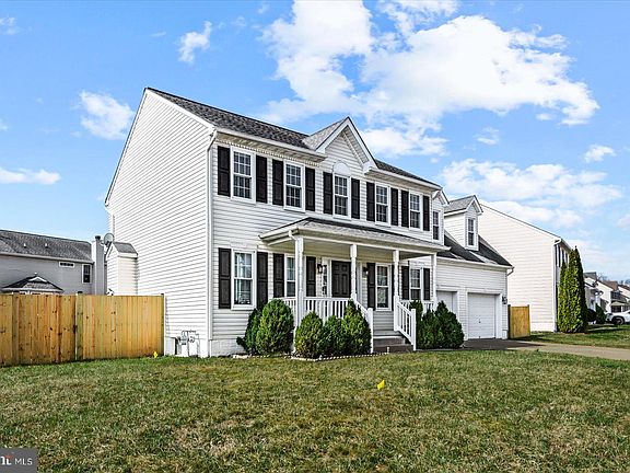 3rd image of 2905 Cahill St