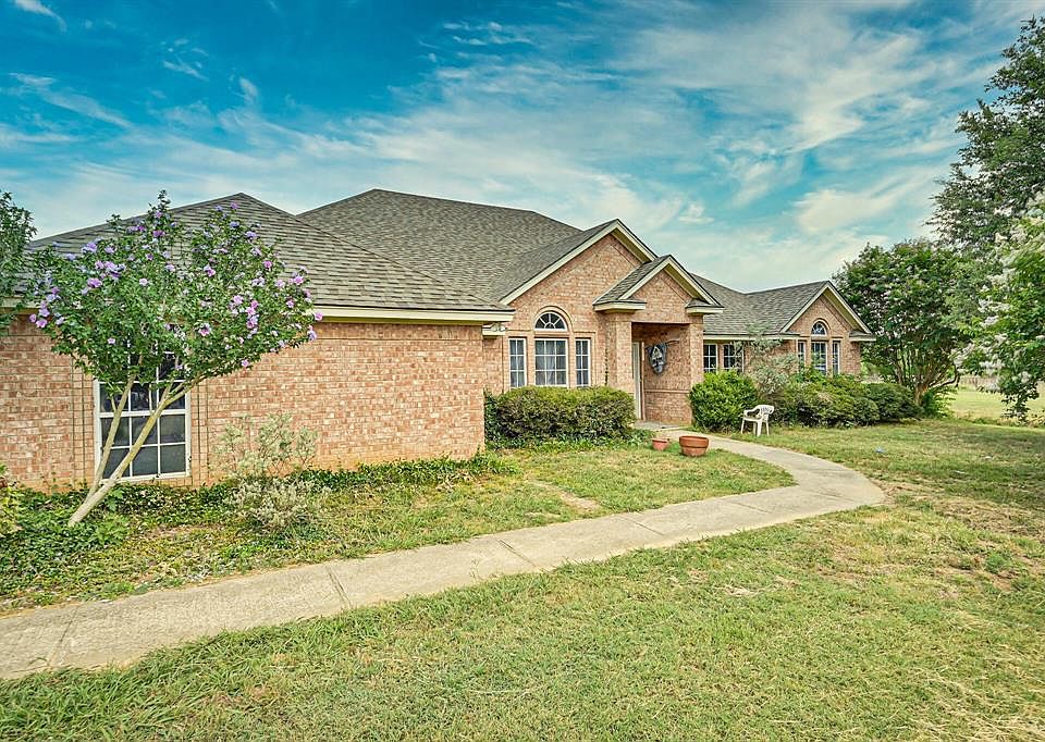 1st image of 124 Wood Dale Dr