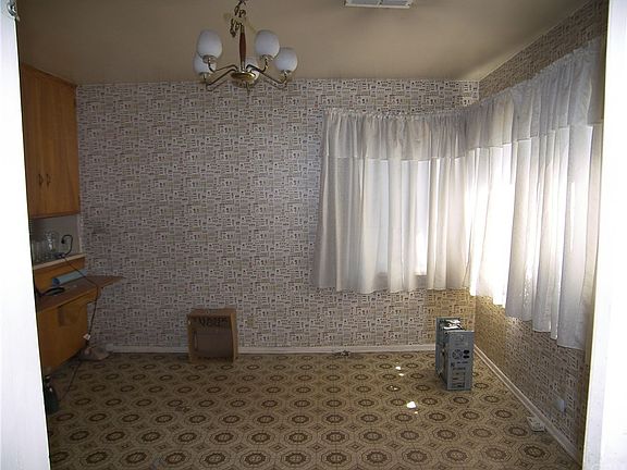 5th image of 960 W Bonnie Brae Ct