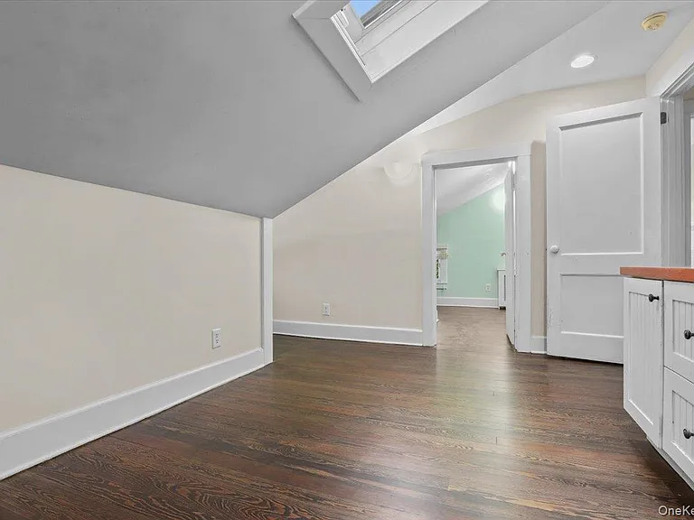 625 Lorraine St — Photo 12