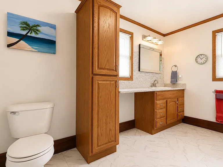 215 Marion St — Photo 14
