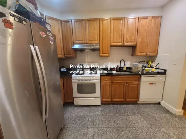 (undisclosed Address), Roxbury, MA 02119