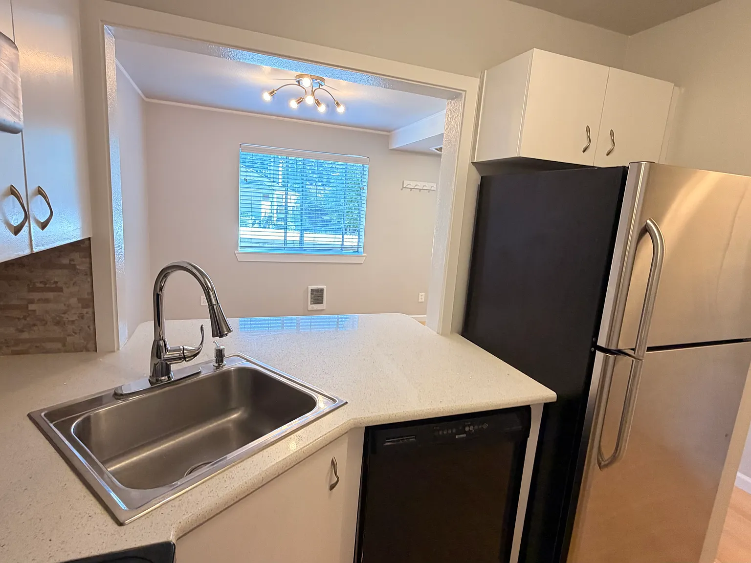 2 bed, 1.5 bath, 980 sqft, $2,150 — Photo 4