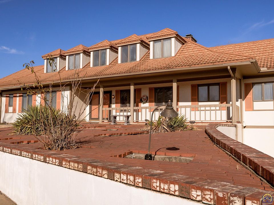 2420 W 24th Ave, Emporia, KS 66801 Zillow