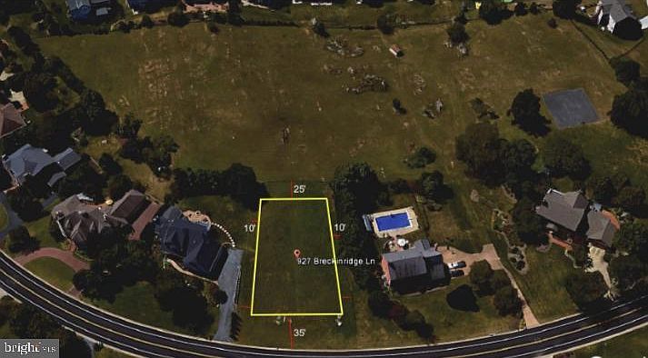 1st image of 927 Breckinridge Ln