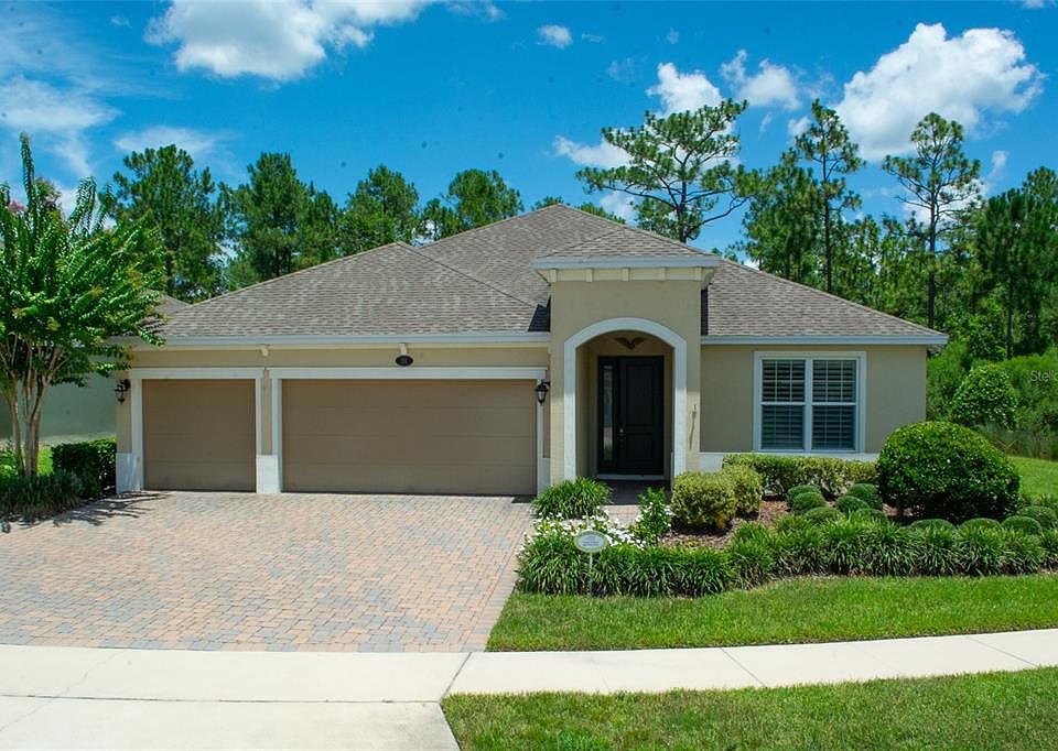 1st image of 215 AVENHAM DRIVE