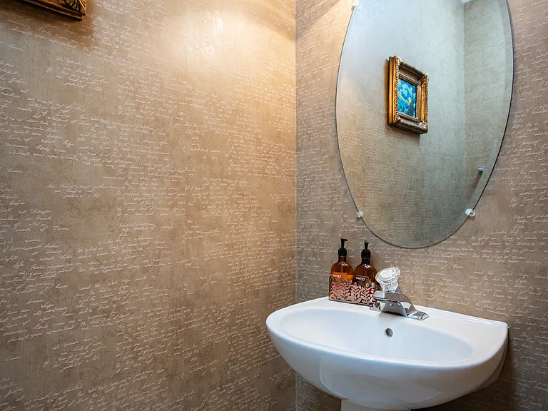 703 W Oakmeade Dr — Photo 11
