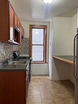 3rd image of 1447 Pacific St APT 9