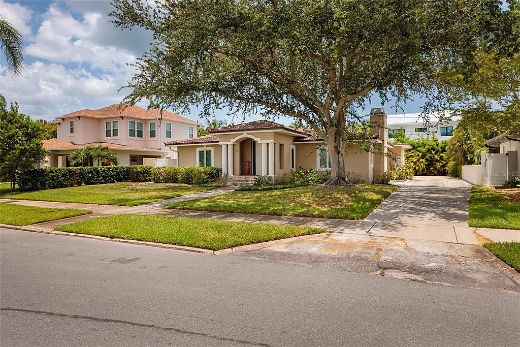 3 bed, 3.0 bath, 2448 sqft, $7,000 — Photo 4