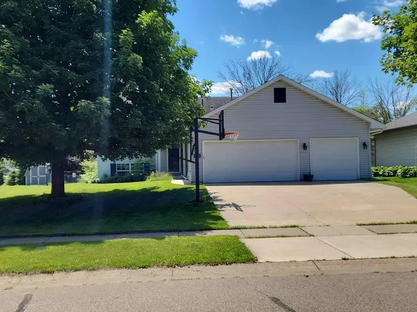 950 Herbert St, Jordan, MN 55352