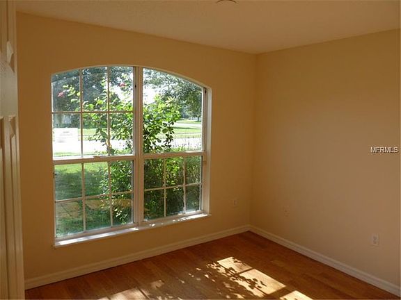 4th image of 301 Fairfield Dr