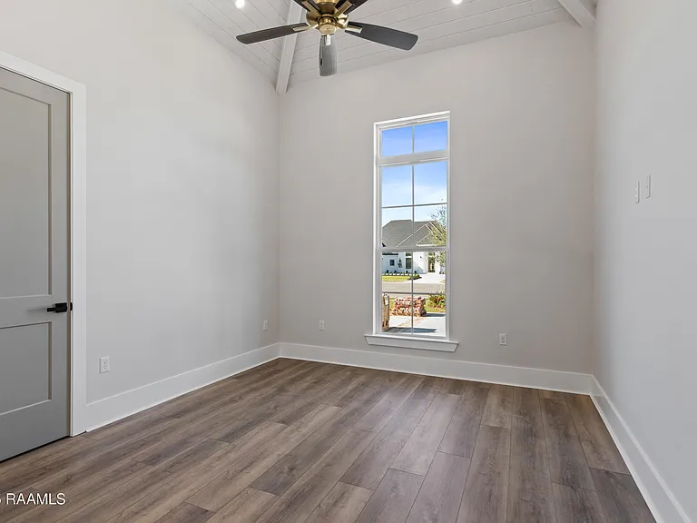 109 Trailing Oaks Dr — Photo 42