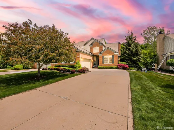 44415 Aspen Ridge Dr, Northville, MI 48168