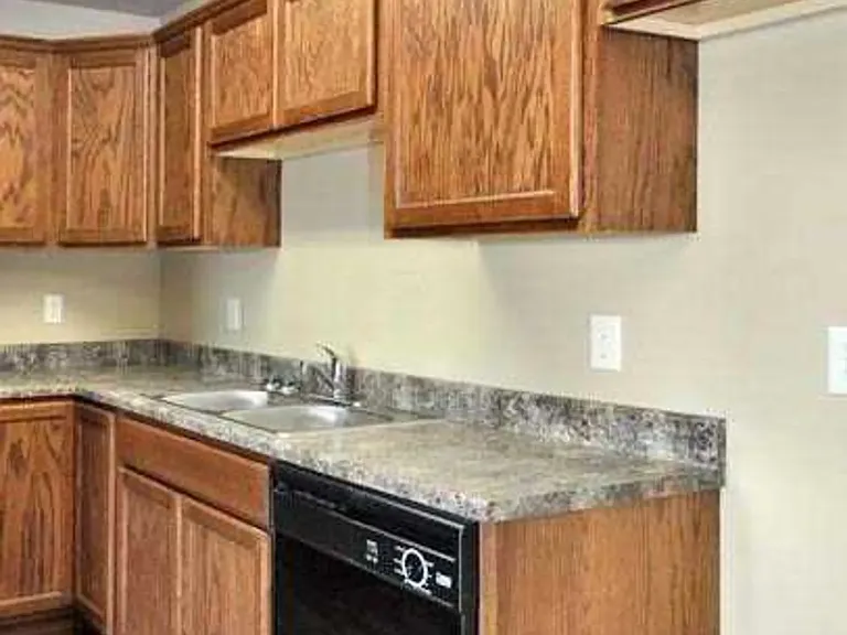 Mirada Manor Apartments — Photo 14
