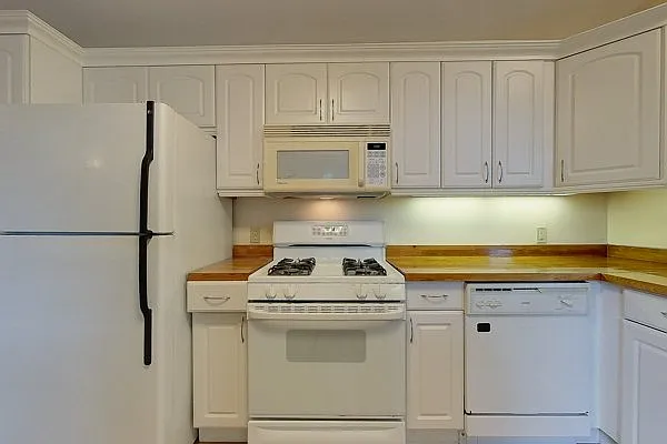 9 Bedlow Ave #4 — Photo 4