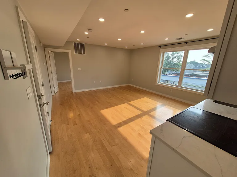 344 Salem St #4 — Photo 2