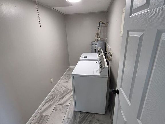 5th image of 606 Amhurst Dr