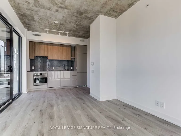 161 Roehampton Ave #903 — Photo 5