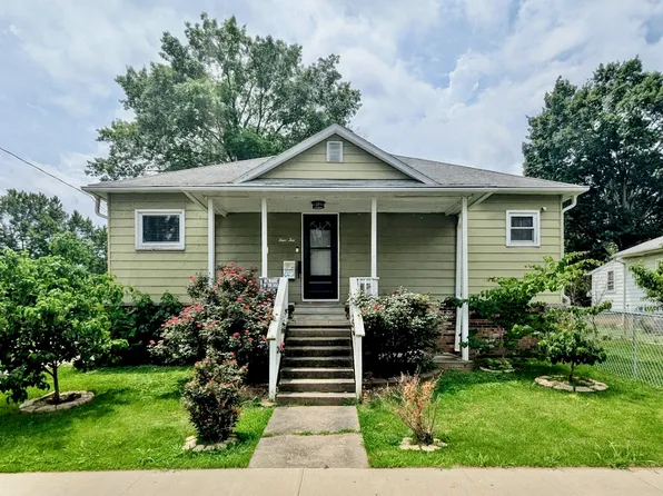 410 E 4th St, West Frankfort, IL 62896