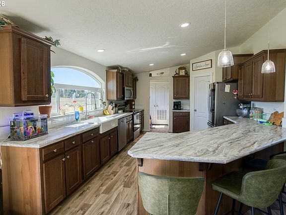 2nd image of 59 Sara View Dr