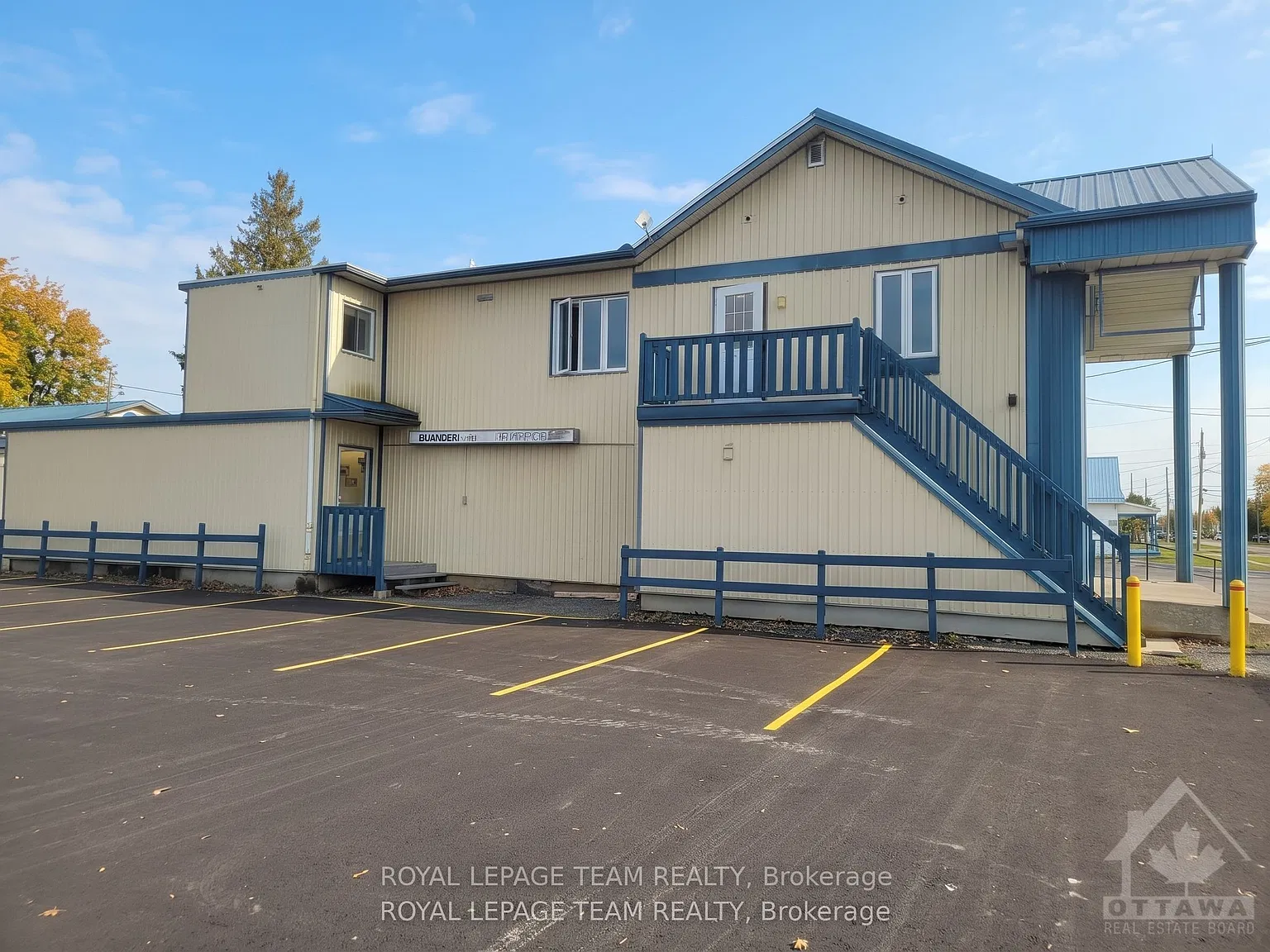 3 bed, $2,200 — Photo 1