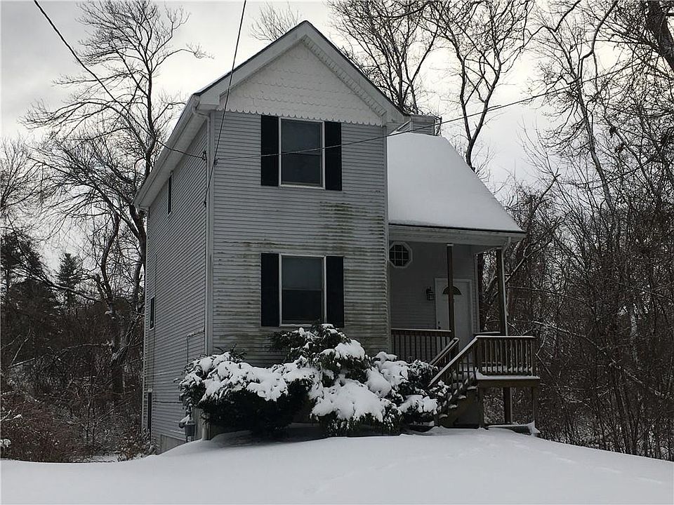 2nd image of 202 N Country Club Dr