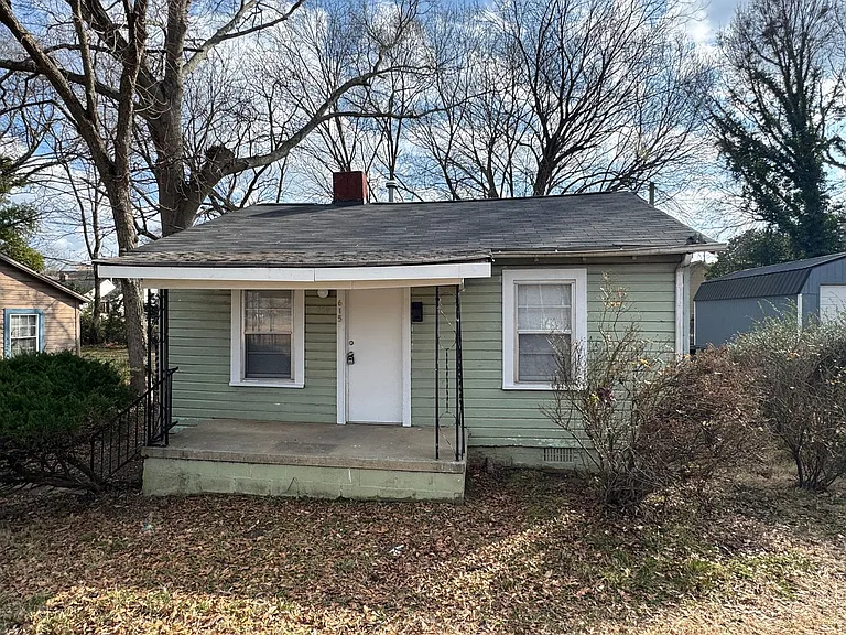 615 W Davidson Ave — Photo 1