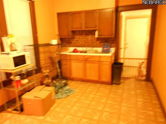 5th image of 3325 Virginia Ave