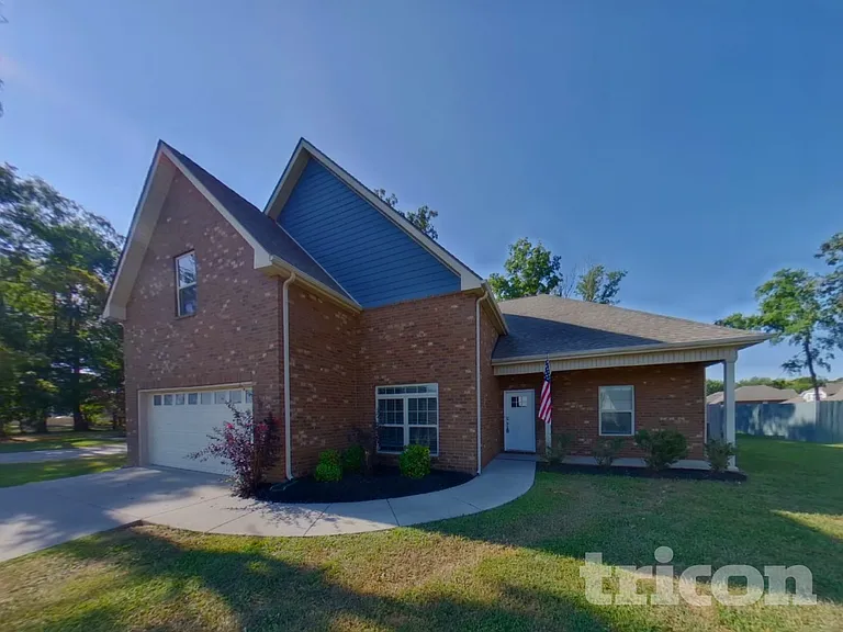 5105 Cloverhill Dr — Photo 2