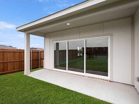 3rd image of 412 Sequoia Ln