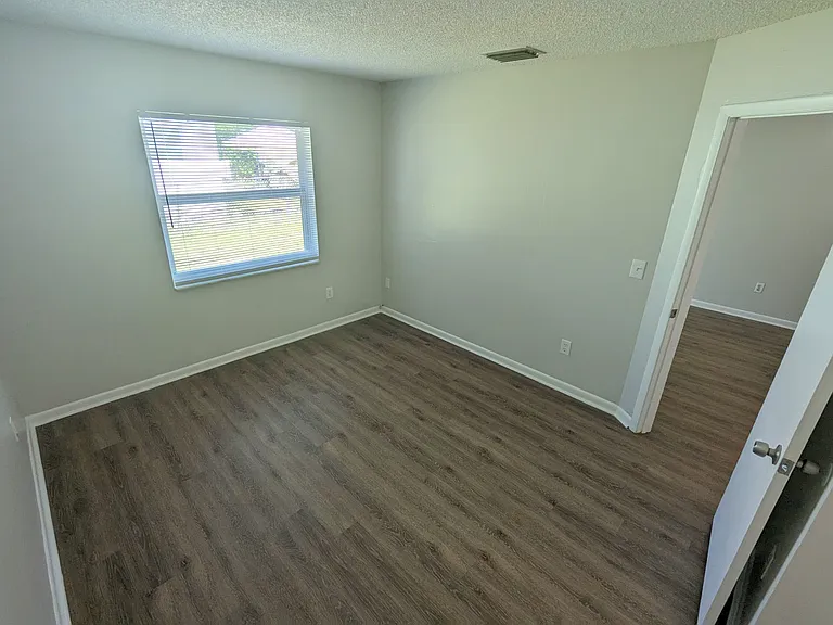 3031-3045 Springfield Ln #3033 — Photo 13