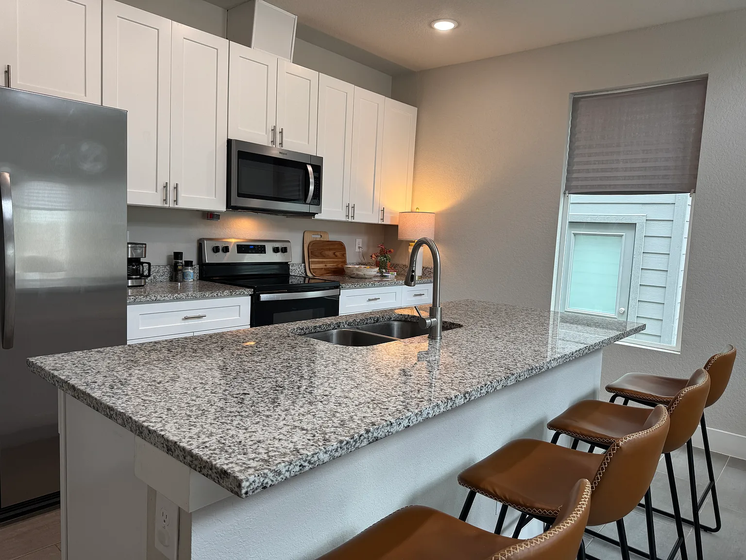 210 Rainbow Dr — Photo 3